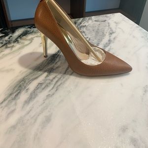 Michael Kors Heels. Worn only once. Luggage color.